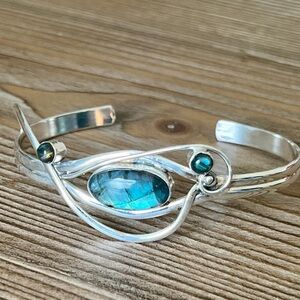 Vtg 925 Sterling Silver Labradorite Cuff Bracelet - Artisan Sculptural Statement